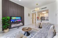 Mira Holiday Homes Modern 2 Bedroom Apartment at RR Residence - Chambres d'hôtes Dubaï