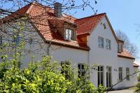 Großzügiges Landhaus in Ostseenähe mit großem Garten, Ofen und Sauna für 12 Personen - Chambres d'hôtes Pommerby