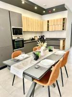 Stylish Swieqi Apartment Steps from St Julians - B&B Swieqi