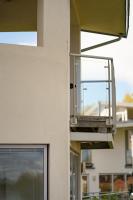 Squirrels Leap Lake Views with Spa Access, Lower Mill Estate - B&B Somerford Keynes