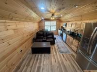 Small Cabin Over Garage w lake access, small dock - B&B Sevierville