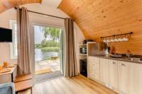 5 Chestnut Bay Lakeside Hideaway - Chambres d'hôtes Baston