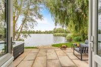 5 Chestnut Bay Lakeside Hideaway - Chambres d'hôtes Baston