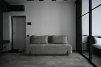 Modern Dark Minimalist Apartment with Panoramic Views - Chambres d'hôtes Lviv