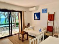Apartamento con vistas al mar entre pinos - Bed and Breakfast Sant Antoni de Calonge