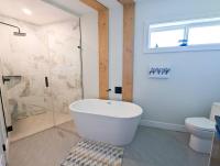 Luxury Mountain Retreat - Sauna, Hot Tub, EV Charging, Chief Views - Chambres d'hôtes Squamish