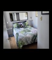 Penthouse with a great view in DT! 5 mins to metro - Bed and Breakfast Montréal