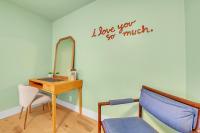 Colorful Home with Private Yard - Walk to East 6th - B&B Austin