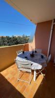 L'Orangeraie T2 Bandol clim terrasse proche à pieds mer gare ville pour 1 à 4 personnes - Chambres d'hôtes Bandol