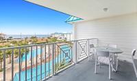 Fourth-floor ocean-view condo with pool high-speed WiFi beach access & W&D - Ferienwohnung Destin