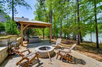Lakefront Home w/ Private Boat Dock on Lake Lanier - B&B Murrayville