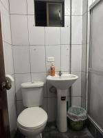 Departamento con parqueadero céntrico - Chambres d'hôtes Baños