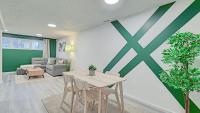 Cozy 2BR Suite Near Zoo & downtown Walk to C-Train - Ferienwohnung Calgary