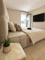 Casa Solara - 2 chambres & Piscine & Parking & Clim - B&B Villeneuve-Loubet