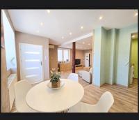 Apartament Komarno Karkonosze - Ferienwohnung Hirschberg im Riesengebirge