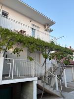 Modern Studio Apartment Iva with Balcony, Free Parking & Wi-Fi, Zadar - Chambres d'hôtes Zadar