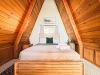 Alpine Lookout Cabin - 2 Balconies & Private Suite - B&B Running Springs