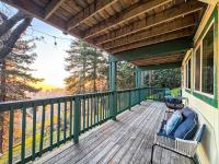 Alpine Lookout Cabin - 2 Balconies & Private Suite - B&B Running Springs