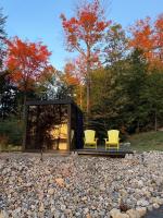 Waterfront Algonquin Retreat,Hot Tub & Sauna - B&B Barry's Bay