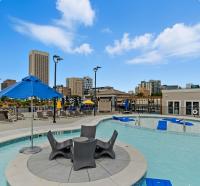 Midtown Atlanta High-Rise King Suite - Rooftop Pool - Free Parking - FIFA World Cup Ready - B&B Atlanta