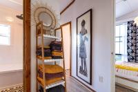 Inner City Artist Apartment with Courtyard - B&B Nelson