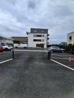 Uniria Studio Balotești Near Therme and Otopeni Airport Free Private Parking - Chambres d'hôtes Baloteşti