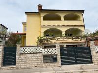 Modern apartment with private garden in Pula - B&B Pula