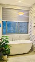 Phòng Double Cao Cấp - Giường đôi 2m siêu thoải mái - Bed and Breakfast Hué
