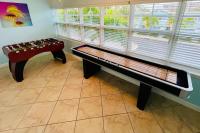 Indian Shores Beach Condo, Sleeps 4, Steps to Sand - Chambres d'hôtes Clearwater Beach