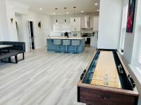 Modern Downtown Townhouse, Sleep 8, Games, Garage - Bed and Breakfast Tampa