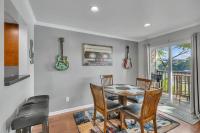 Walk to Broadway! 2BR2BATH Condo, Sleeps 6, Pool - B&B Nashville