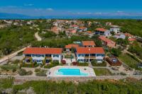 Wabi Sabi | Pool Apartments - B&B Brzac
