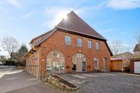 ACKERBÜRGERHAUS - Historische Ferienwohnung mit 4 Schlafzimmern, Kamin, Sauna, Balkon-Terasse, Altstadt und See 5 Min zu Fuß, Moderne Küche, Parkplatz, WLAN - Chambres d'hôtes Eutin