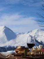 Balcony with Mountain View Steps from Ski Lift 50m - Bed and Breakfast Gudauri