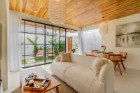 Balive B4 - Modern 1BR, 5 Min Tegenungan Fall - B&B Ubud