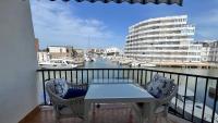 Apartamento con Vistas al Canal y Terraza Roses - B&B Rosas