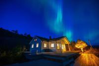 Efjord Panorama Lodge, Spectacular View and Jaccuzi - B&B Straume