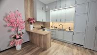 Towarowa Sakura Apartment, free parking, air-conditioning, self check-in 24h - Chambres d'hôtes Poznan