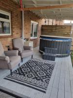 Cosy & Modern North Cotswold Retreat with Hot Tub - B&B Badsey