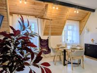 Retreat Kamianets Apartment , центр Старого міста , 100м до Ратуші , вид на сквер та історичний центр - Chambres d'hôtes Kamianets-Podilskyï