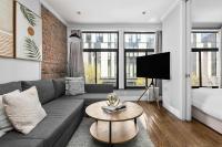 Stylish 3-Bedroom Lower East Side Stay - B&B New York