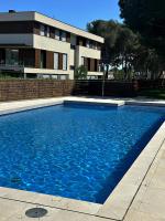 Sol, terraza y piscina en S Agaró - B&B Sagaro