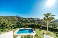 Modern La Quinta Duplex Penthouse w Solarium and BBQ - Bed and Breakfast Benahavís