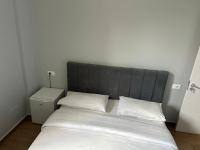Auto Tana Guest House - B&B Tirana