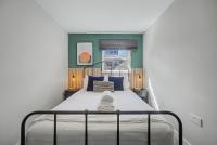 Central Cardiff 3BR Apartment Sleeps 8 2 Bathrooms Private Parking Fast Wi-Fi - Chambres d'hôtes Cardiff