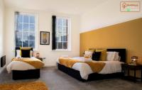 Equinox House - Modern 2 Bedroom 6 Guest Townhouse - Jewellery Quarter Birmingham City Centre - Chambres d'hôtes Birmingham