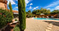 Studio tout confort avec vue sur piscine - B&B Portes-lès-Valence