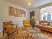 City Centre Cottage in Canterbury Courtyard Garden with Cathedral Views - Bed and Breakfast Canterbury