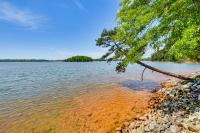 6 Mi to South Cove Boat Ramp! Lake Keowee Escape - Chambres d'hôtes Seneca
