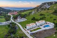 Iris good life mountain Apt, pool and beach 600m - Ferienwohnung Taoutiyyat Labyoute